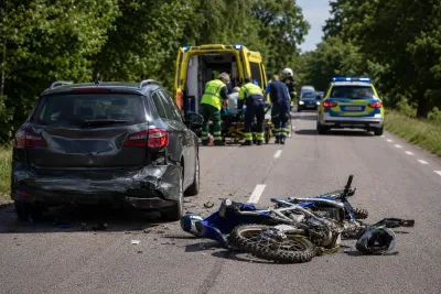 Två till sjukhus efter motocrosskrock i Tomelilla