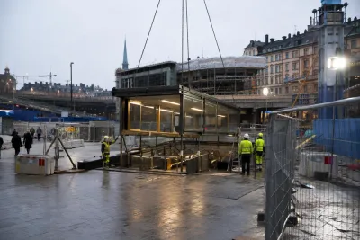 Tillfällig tunnelbaneuppgång vid Slussen rivs