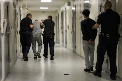 Tonåring åtalas efter pennhugg på Nyköpingshäktet