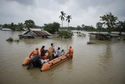 Över 100 döda efter monsunregn i Indien