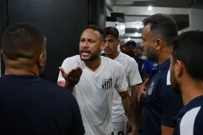 Neymar i storbråk i spelartunneln: En clown