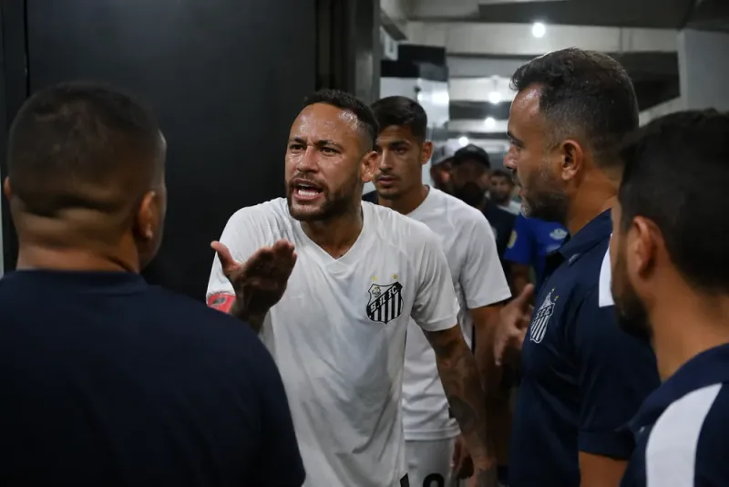 Neymar i storbråk i spelartunneln: En clown