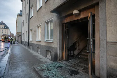18-åring häktas efter anlagd trapphusbrand