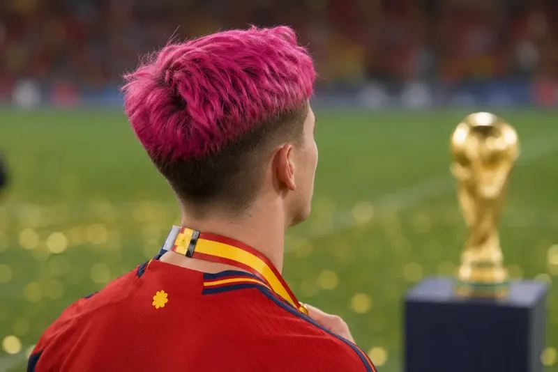 Pablo Gavi firade VM-guldet med rosa hår