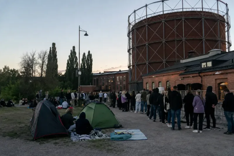 Fans tältade inför Håkan Hellströms Gävlekonsert