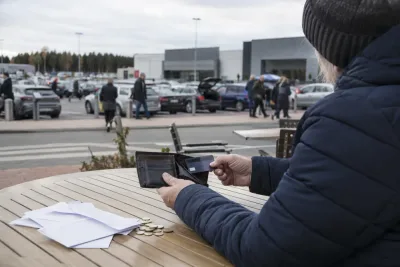 Skulderna växer i Eda trots stark gränshandel
