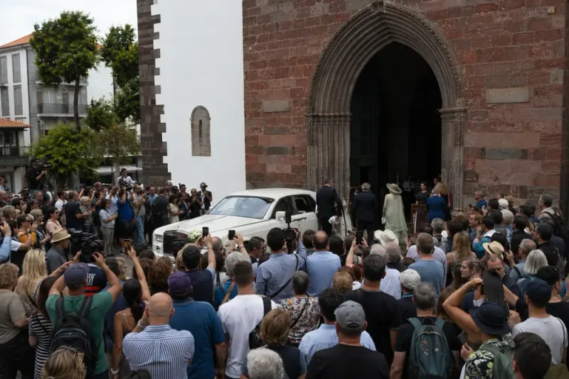 Bröllopsrykte lockade tusentals till fel ceremoni