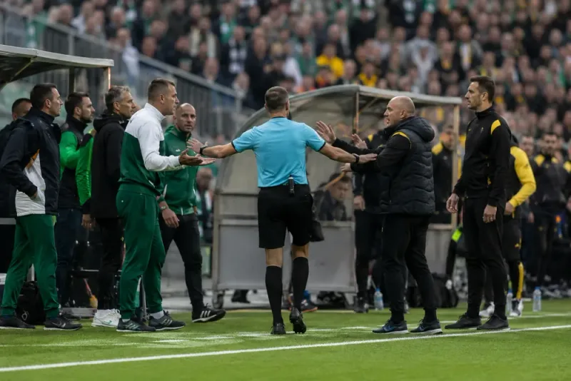 Alexander Axén sågar Henrik Rydströms agerande