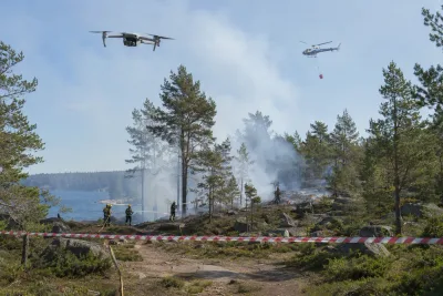 Drönare störde insats vid skogsbrand i Haninge