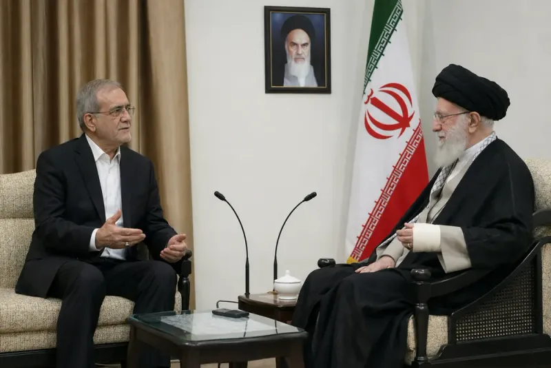 Pezeshkian mötte Irans högste ledare efter skadan
