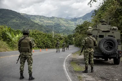 Sex gängmedlemmar dödade i colombianska militärinsatser