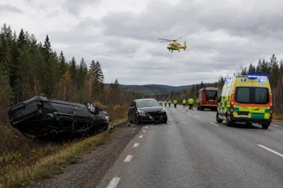 Tre inblandade i bilolycka på väg 92
