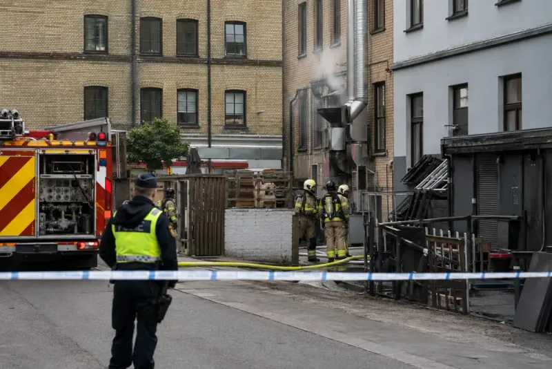 Brand i ventilationsrör spärrar av Bergsgatan