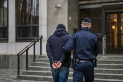 Tidigare dömd man häktad för nya barnsexualbrott