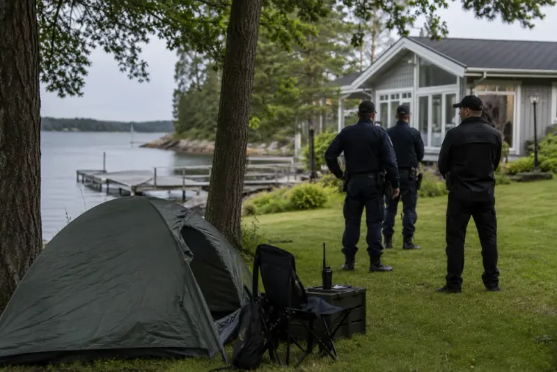 Ryskt par greps nära plats där Saab-vd vistas
