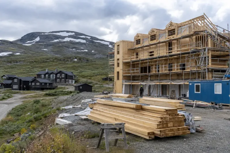 Hotellägarna bygger upp Borgagården efter branden