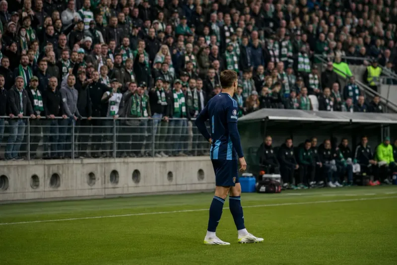Max Larsson svarar efter buropen i Västerås