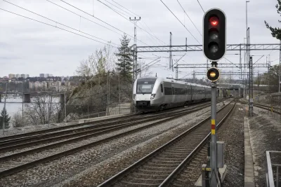 Signalfel försenar tåg söder om Stockholm
