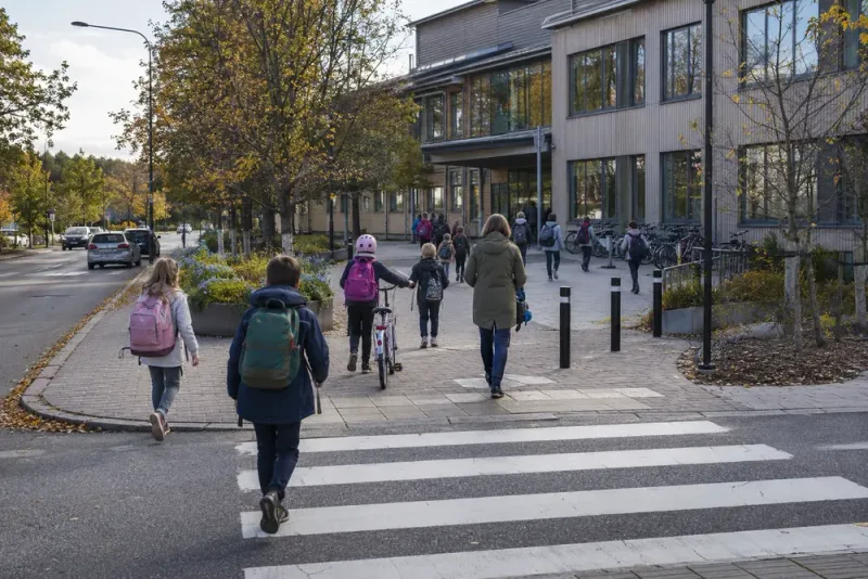 Bilfria skolzoner införs när trafikrisken ökar