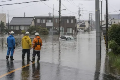 Sex döda efter extrema skyfall i östra Japan