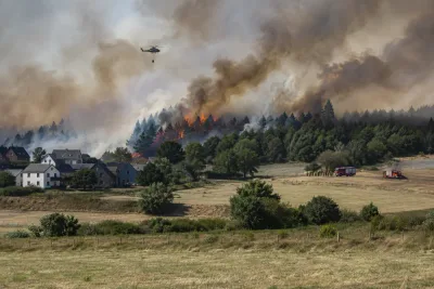 1 800 evakuerade när skogsbrand hotar tysk by