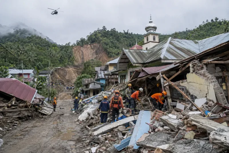 Minst 47 döda efter kraftigt skalv i Indonesien