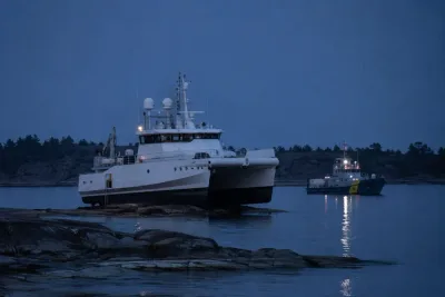 Ocean Surveyor grundstötte utanför Möja