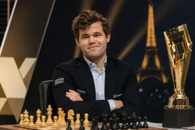 Magnus Carlsen obesegrad till ny EWC-titel