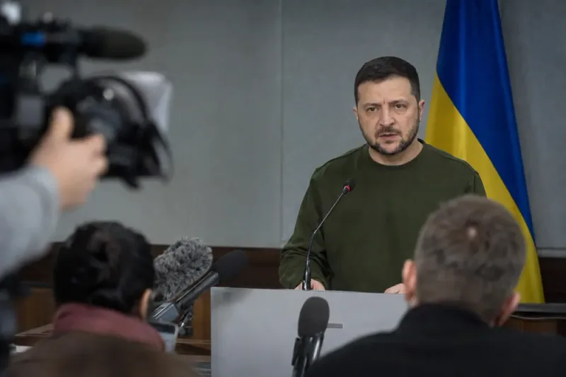 Zelenskyj varnar för val under pågående krig