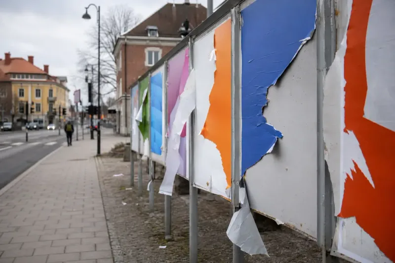 Flera partier polisanmäler sabotage mot valaffischer