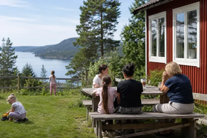 Krigsdrabbade barn fick paus på Utviksgården