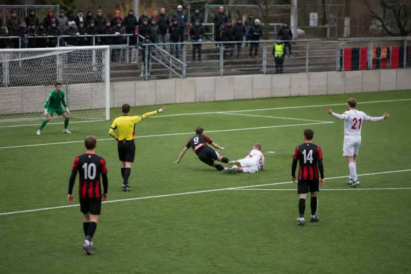 Brommapojkarna sänkte Degerfors efter omdiskuterad straff