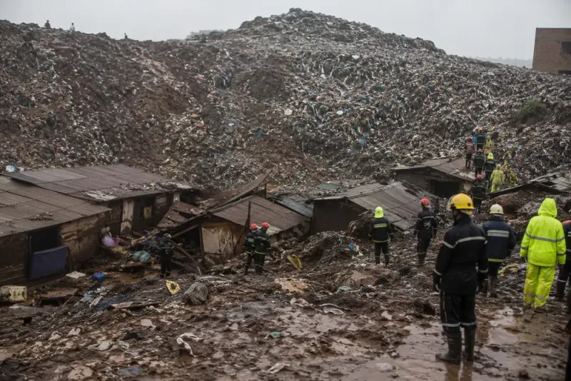 Minst 30 döda när sopberg rasade i Conakry
