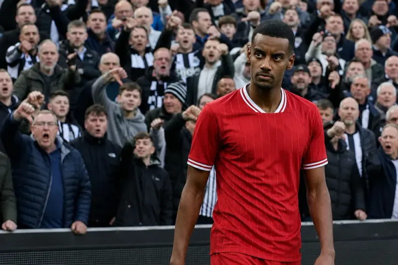 Alexander Isak möttes av hård kritik