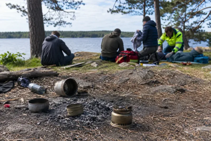 Fyra till sjukhus efter explosion vid stormkök