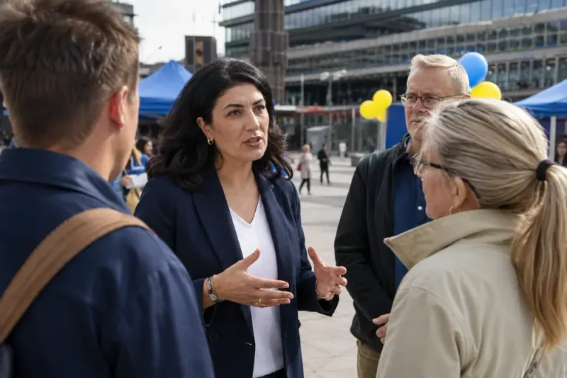 Simona Mohamsson vädjar om röster för att rädda Liberalerna