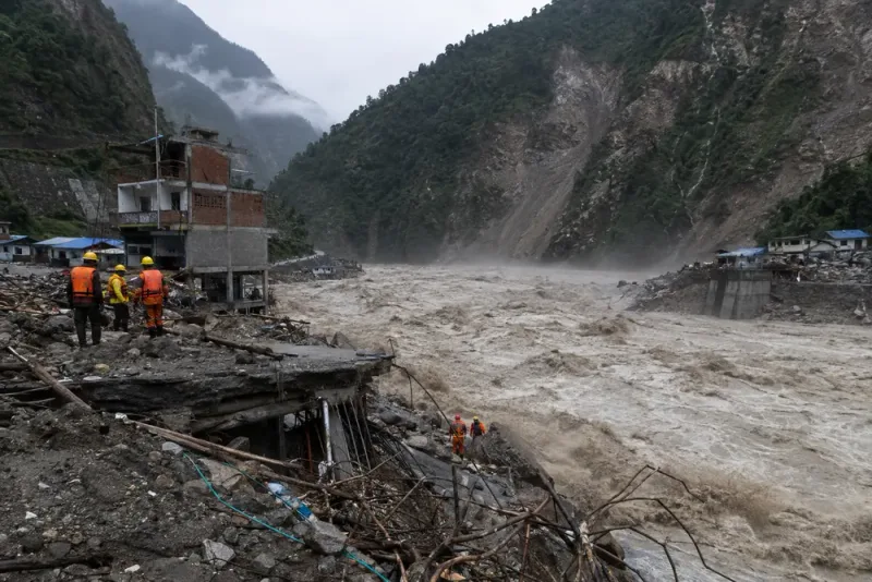 Över 160 döda efter katastrofala översvämningar i Himalaya