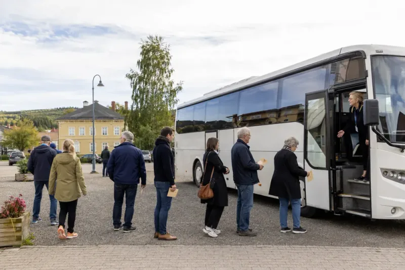 Förtidsröstningen igång när valbussen når Ragunda