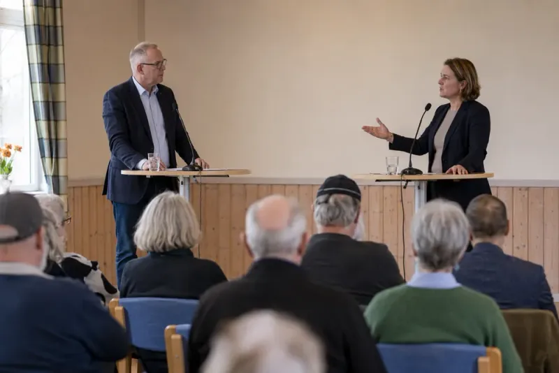 Partiledare möts i fyra lokala debatter