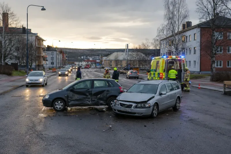 En till sjukhus efter krock i Arvidsjaur
