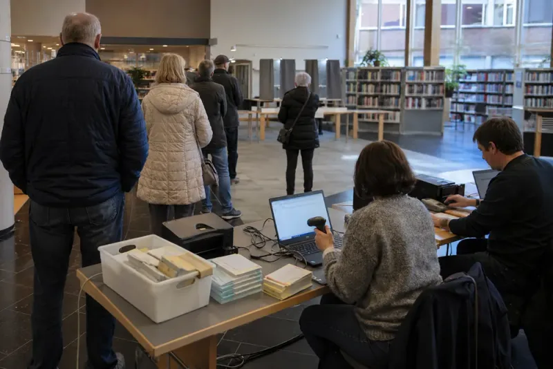 Digitalt valsystem gav köer i Linköping
