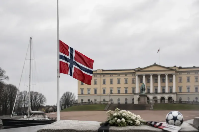 Kung Harald hyllas av norska idrottsstjärnor
