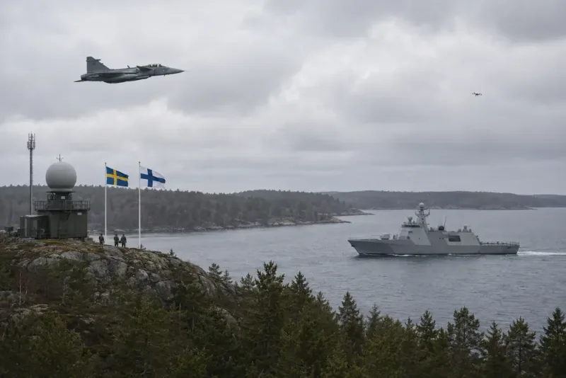 Sverige och Finland fördjupar försvarssamarbetet mot Ryssland
