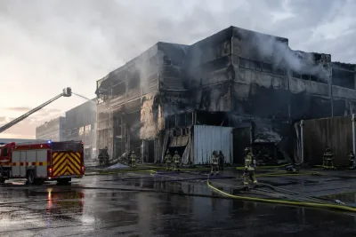 Stor industribrand i Göteborg under kontroll