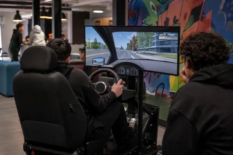 Gratis bilsimulator invigd för unga i Angered