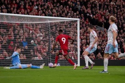 Alexander Isak räddade poäng för Liverpool
