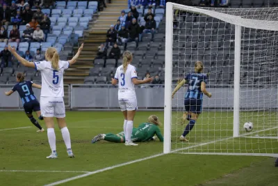 Djurgården klättrar efter omdiskuterad seger