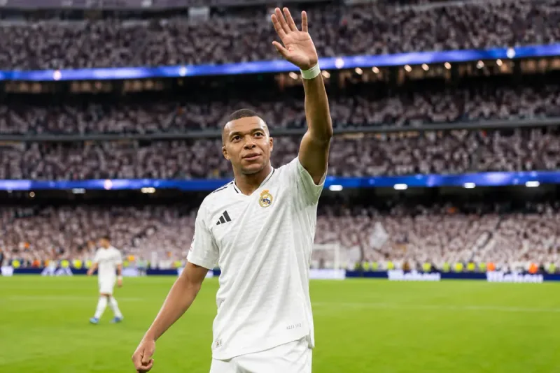 Kylian Mbappé firade målet mot läktaren