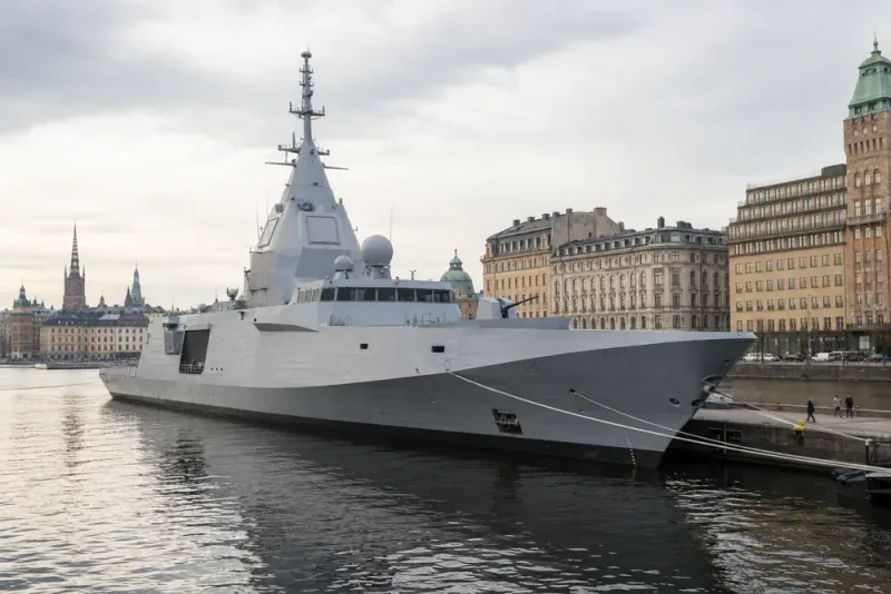 Hultqvist kritiserar svensk andel i fregattaffären