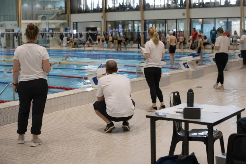 Simklubb överväger avgift för uteblivna föräldrapass